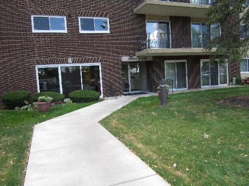 5300 S Walnut Ave. #19B, Downers Grove, IL 60515
