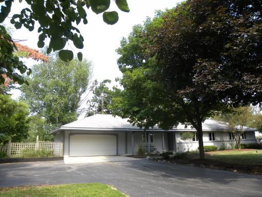 5213 Briarwood Rd., Woodstock, IL 60098