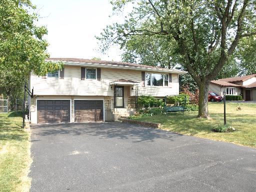 2806 Hawkshead Dr., New Lenox, IL 60451