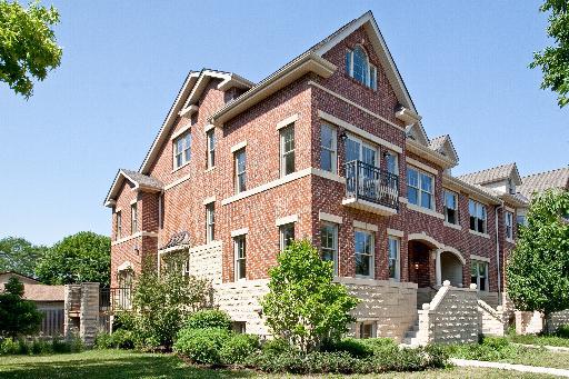 21 N Herbert Rd. #E, Riverside, IL 60546
