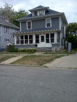 423 East Park Ave., Aurora, IL 60505