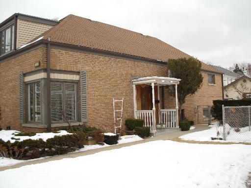 3711 W Northshore Ave., Lincolnwood, IL 60712