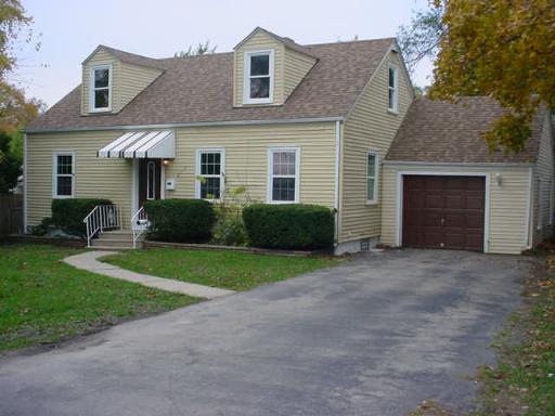 213 North Park Ave., Aurora, IL 60506