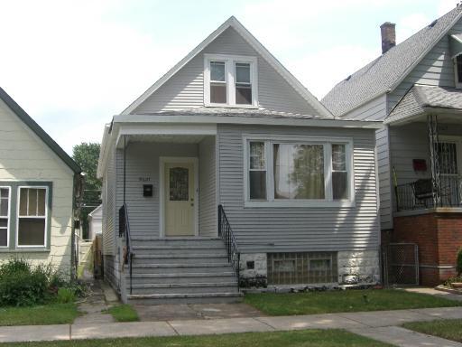 9621 S Escanaba Ave., Chicago, IL 60617