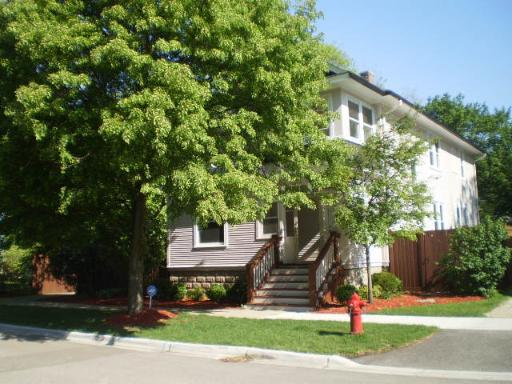 212 Washington St., Barrington, IL 60010
