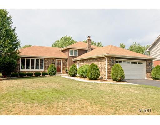 8310 Queen Victoria Ln., Tinley Park, IL 60477