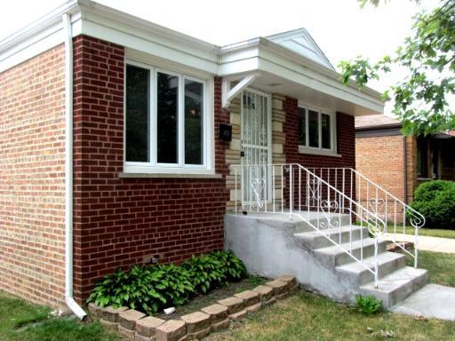 8817 S Troy Ave., Evergreen Park, IL 60805