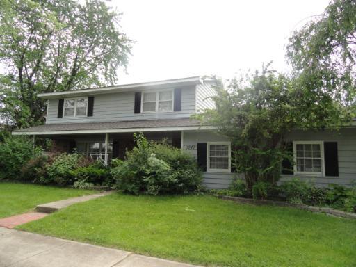1242 Olympus Dr., Naperville, IL 60540