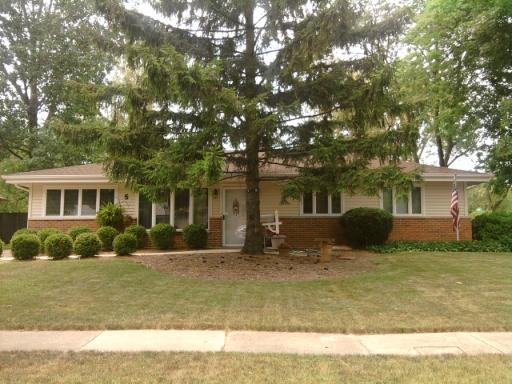 5 Pleasant St., Hoffman Estates, IL 60169