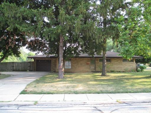 101 Briar Ln., North Aurora, IL 60542