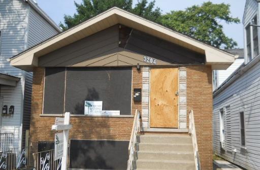 3204 S Laramie Ave., Cicero, IL 60804