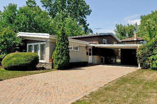 9334 Kenneth Ave., Skokie, IL 60076