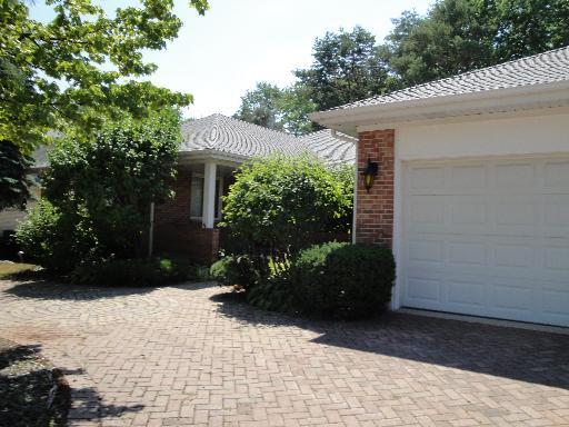 2724 Maynard Ct., Glenview, IL 60025