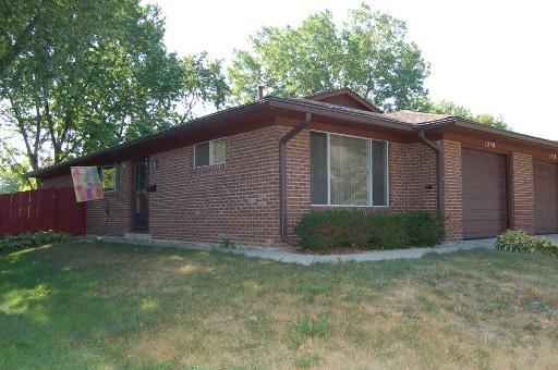 1230 Fulton Dr., Streamwood, IL 60107