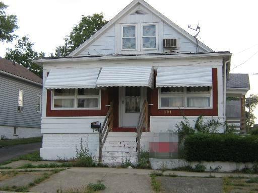901 Oliver Ave., Aurora, IL 60506