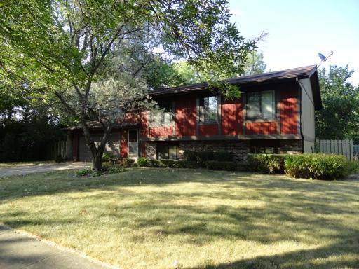 670 Bedford Dr., Crystal Lake, IL 60014