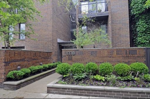 1330 N La Salle #101, Chicago, IL 60610