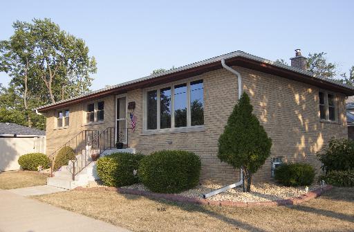 7801 Leamington Ave., Burbank, IL 60459