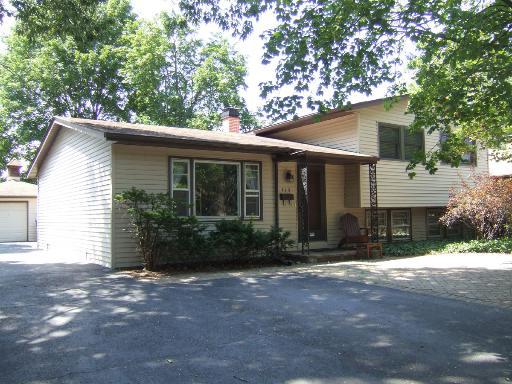 415 Flanders Ln., Grayslake, IL 60030