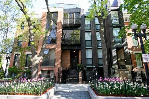 170 W Burton Pl., Chicago, IL 60610