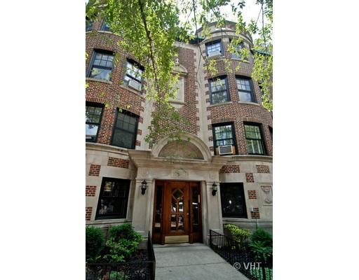 501 W Briar St. #2E, Chicago, IL 60657