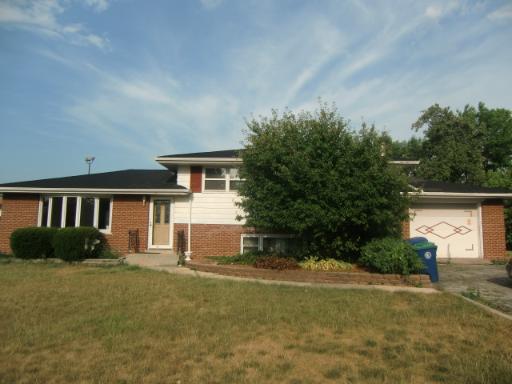 8519 S 82nd Ct., Hickory Hills, IL 60457