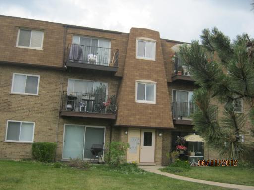 9441 Bay Colony Dr. #2N, Des Plaines, IL 60016