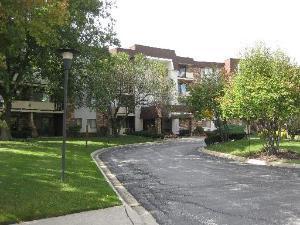 3350 N Carriageway Dr. #210, Arlington Heights, IL 60004