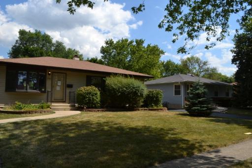 2306 Cedar St., Rolling Meadows, IL 60008