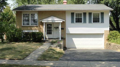 856 Glenview Ave., Mundelein, IL 60060