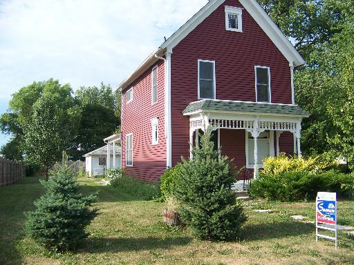 136 Chestnut St., Compton, IL 61318