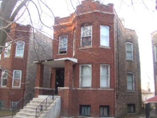 3328 W Belle Plaine Ave., Chicago, IL 60618