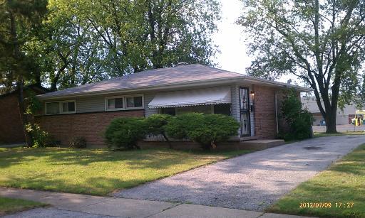 3102 W Sherwood St., Markham, IL 60428