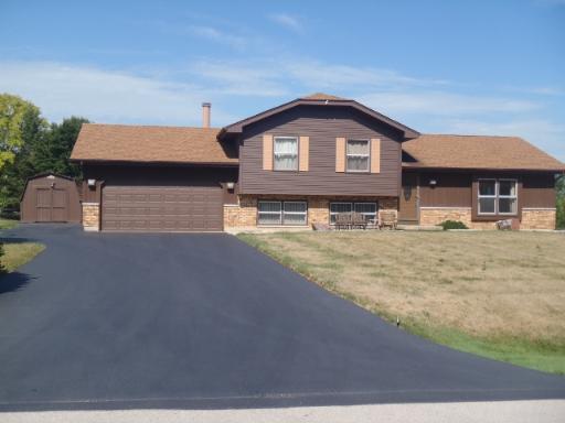 18N938 Aztec Ln., Huntley, IL 60142