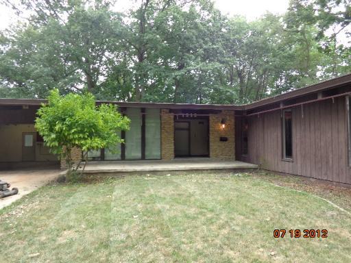 1212 Woodland Ct., Joliet, IL 60436