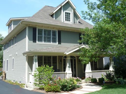 642 E Sunnyside Ave., Libertyville, IL 60048