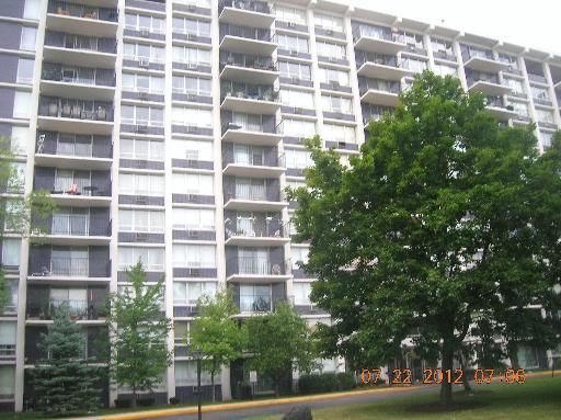8801 Golf Rd. #11C, Niles, IL 60714