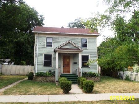 412 Spruce Rd., Aurora, IL 60506