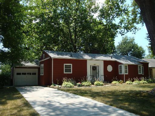 3117 Burrmont Rd., Rockford, IL 61107