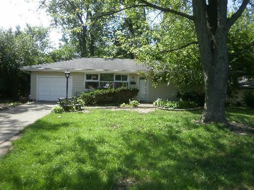 337 Brookside Cir., Wheaton, IL 60189