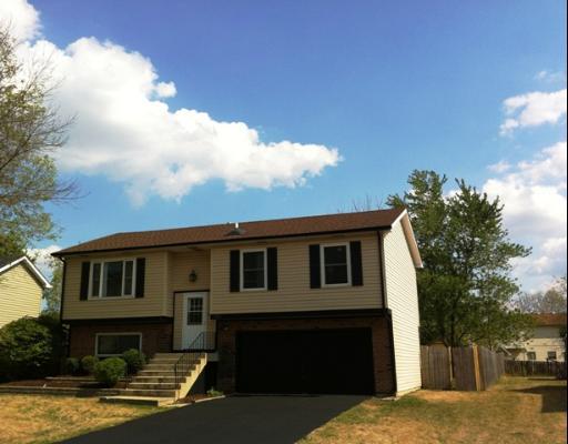 3055 Fox Hill Rd., Aurora, IL 60504