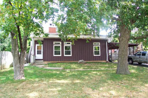 121 Oak Dr., Dekalb, IL 60115