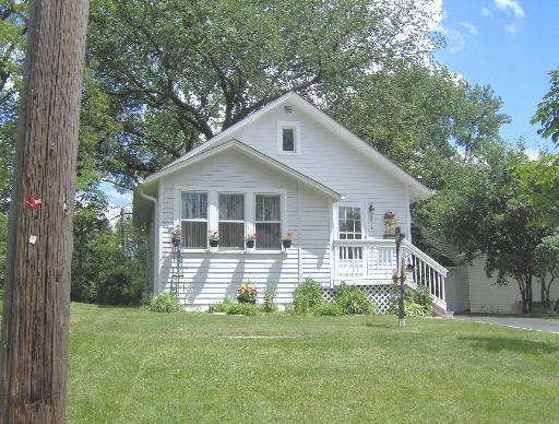 5417 Benton Ave., Downers Grove, IL 60515