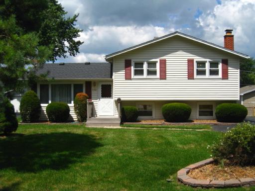 332 Normandy Ln., Grayslake, IL 60030