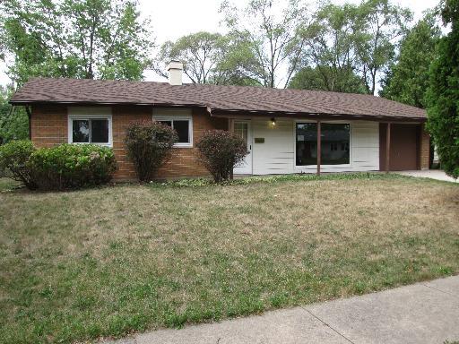 615 Maywood Ln., Hoffman Estates, IL 60194