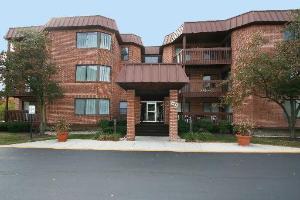 6425 S Clarendon Hills Rd. #311, Willowbrook, IL 60527