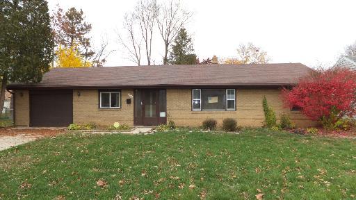 2221 Sharon Ave., Rockford, IL 61103