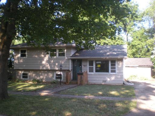 360 Hickory Dr., Crystal Lake, IL 60014