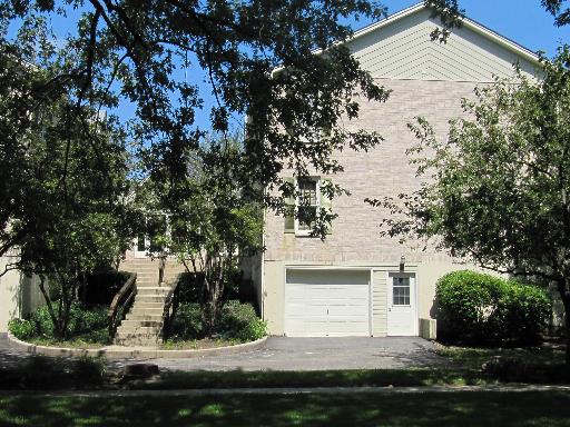 528 Pershing Ave. #D, Glen Ellyn, IL 60137