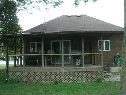 100 E Commercial St., Ancona, IL 61311